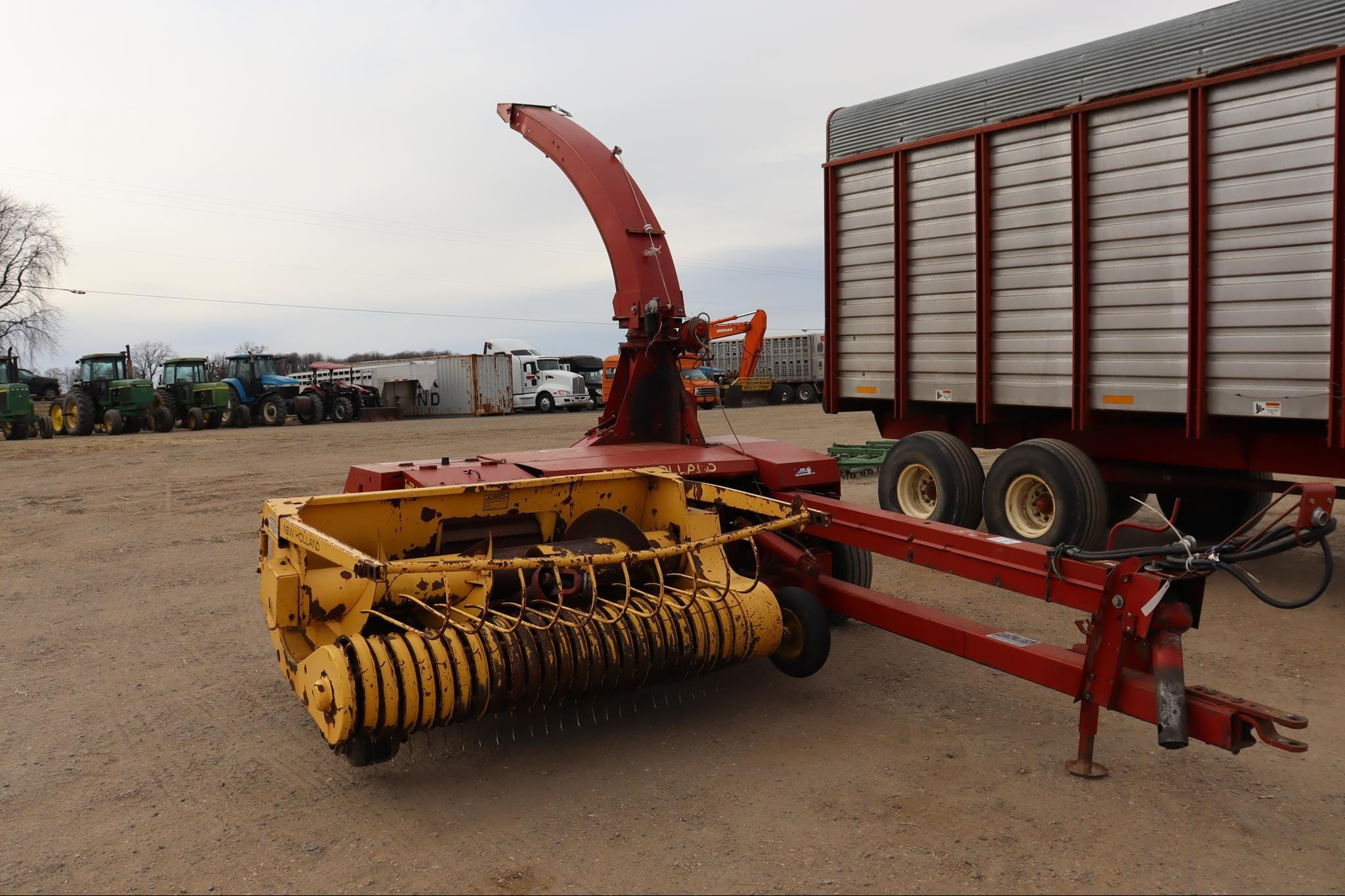 New Holland 790 Equipment Image0