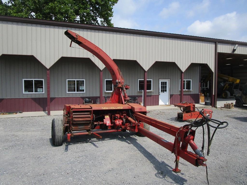 Image of New Holland 790 Primary image
