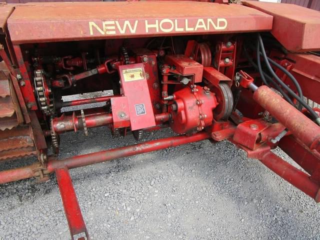 Image of New Holland 790 equipment image 2