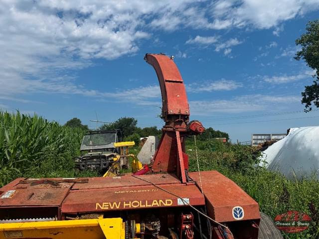 Image of New Holland 790 equipment image 4