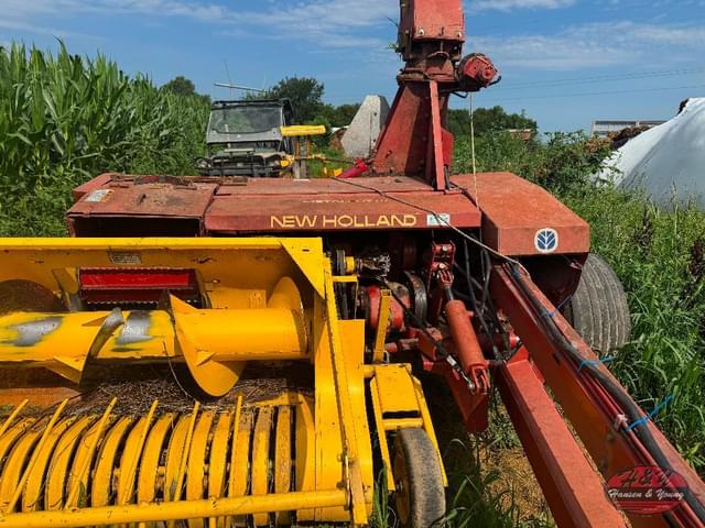 Image of New Holland 790 equipment image 1