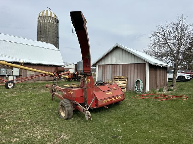 Image of New Holland 790 equipment image 1