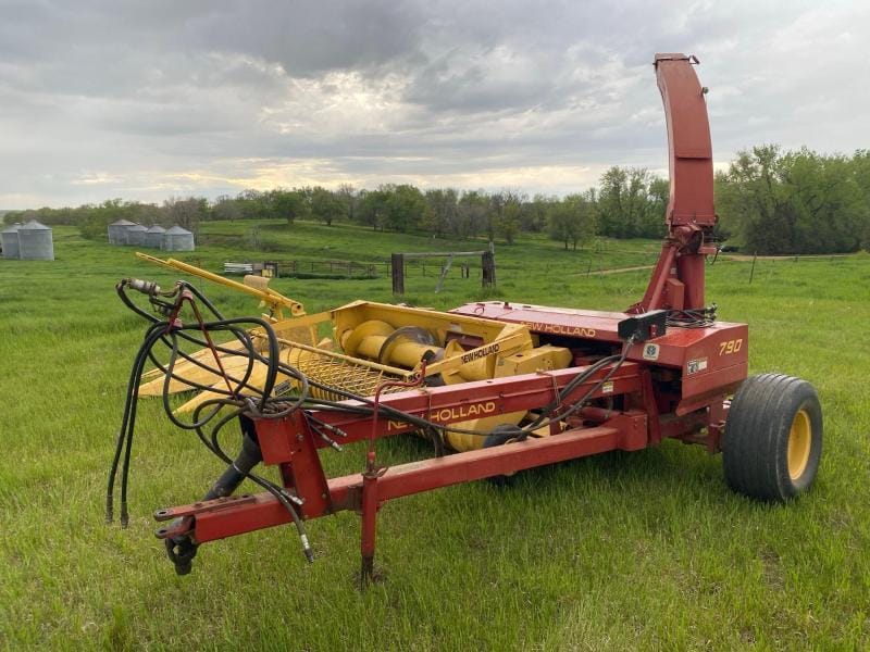 Main image New Holland 790