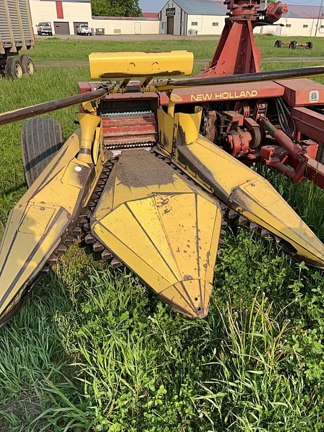 Image of New Holland 790 equipment image 4