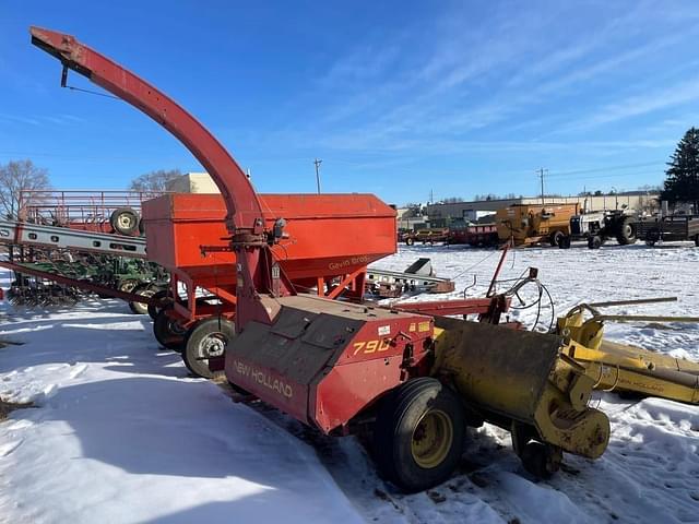 Image of New Holland 790 equipment image 3