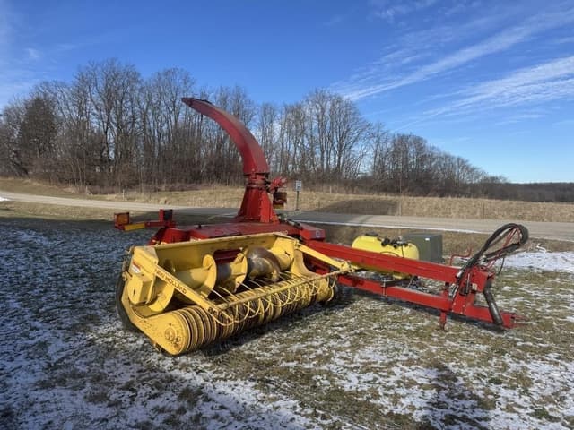 Image of New Holland 790 equipment image 1