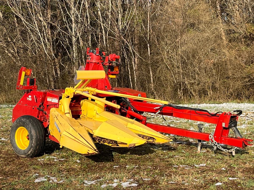 Image of New Holland 790 Primary image