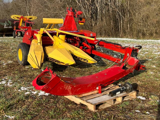 Image of New Holland 790 equipment image 2