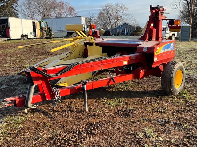 Image of New Holland 790 equipment image 3