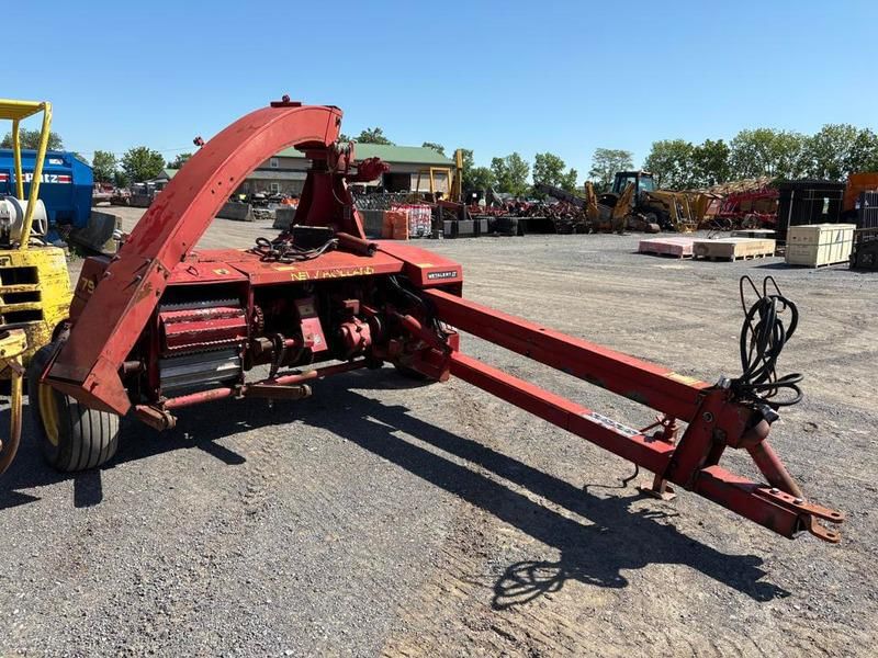 New Holland 790 Equipment Image0