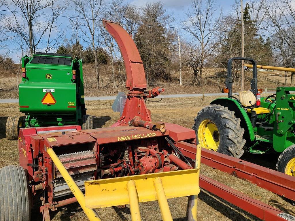 Image of New Holland 790 Primary image