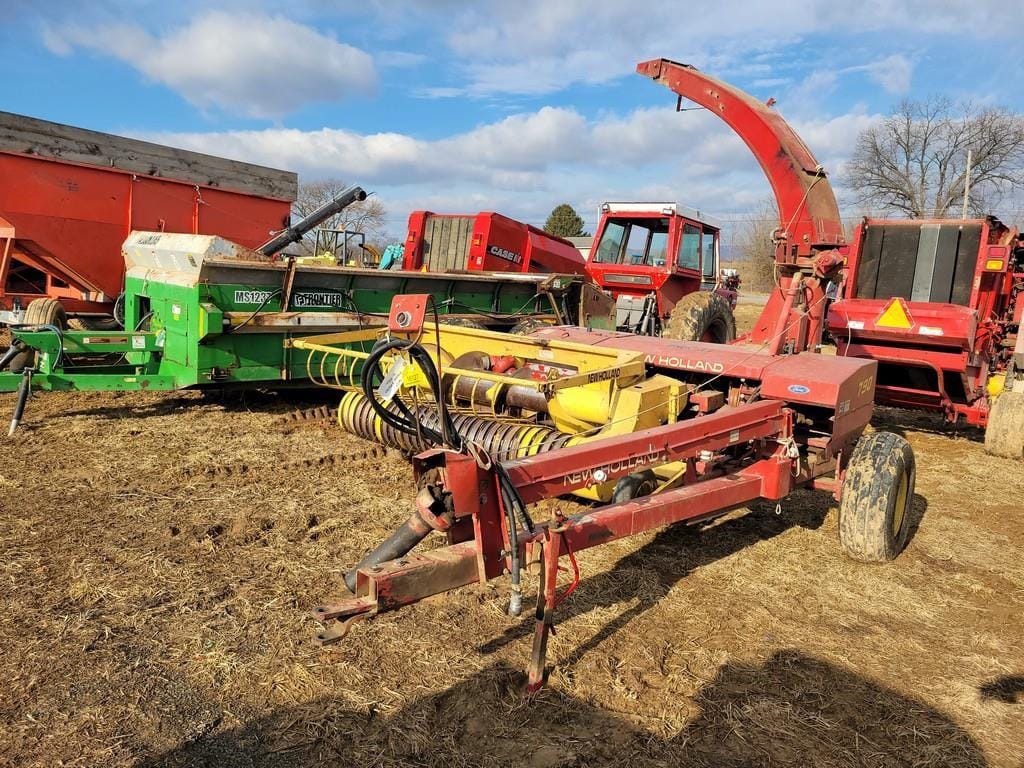 New Holland 790 Equipment Image0