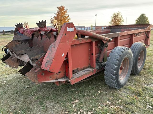 Image of New Holland 791 equipment image 4