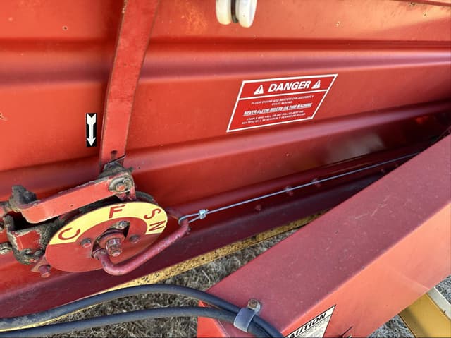 Image of New Holland 791 equipment image 4