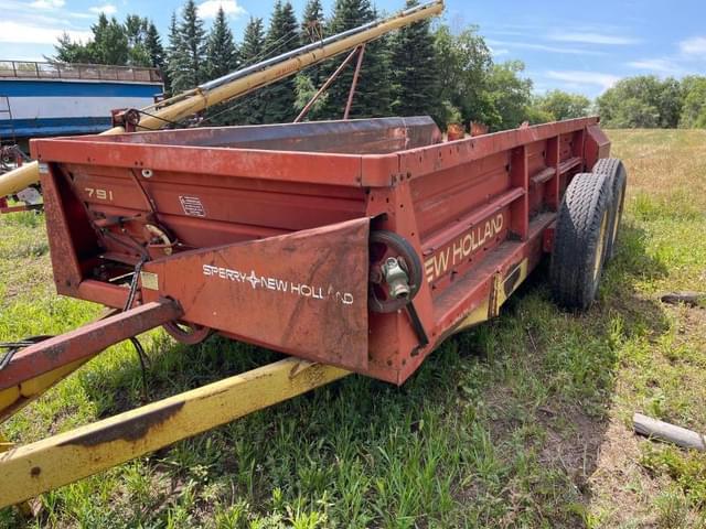 Image of New Holland 791 equipment image 2