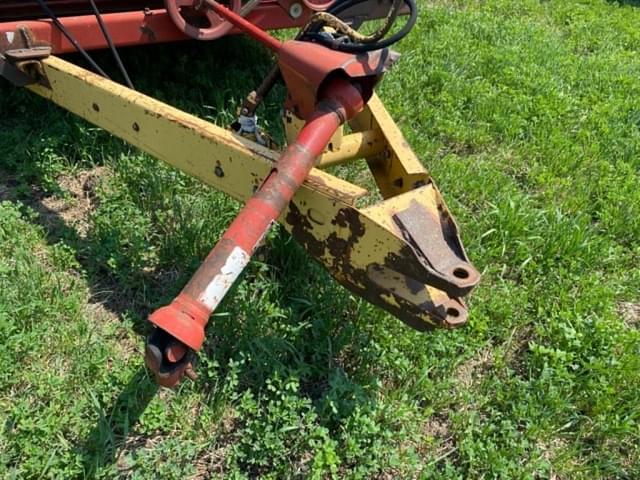 Image of New Holland 791 equipment image 2