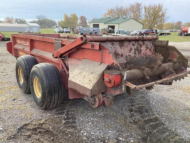 Image of New Holland 795 equipment image 3