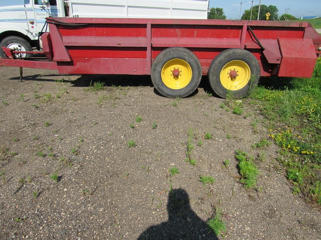 Image of New Holland 795 equipment image 4