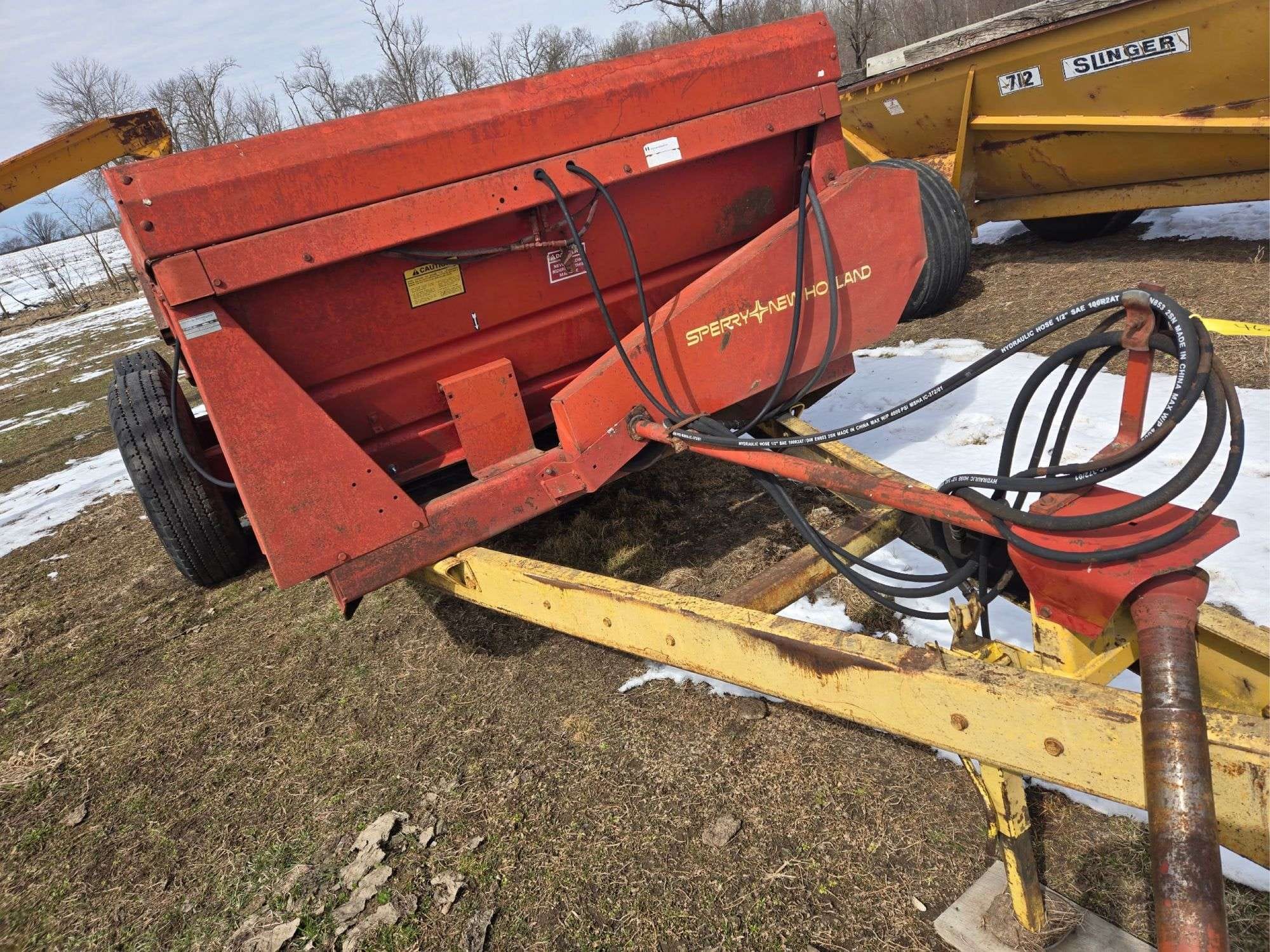 New Holland 795 Equipment Image0