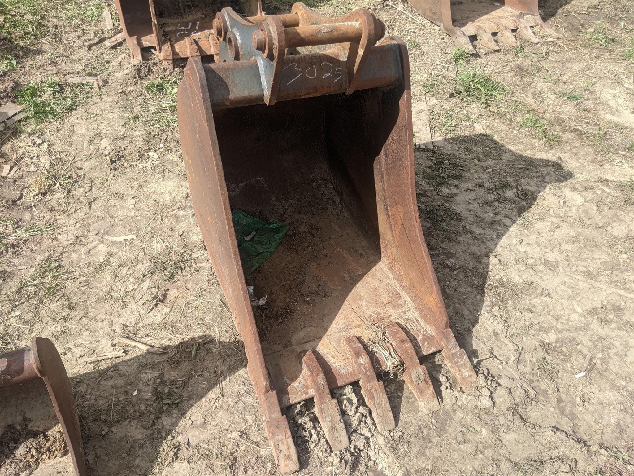 Main image New Holland Bucket