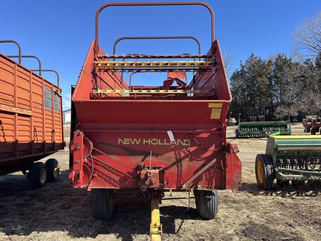 Image of New Holland 8 equipment image 2