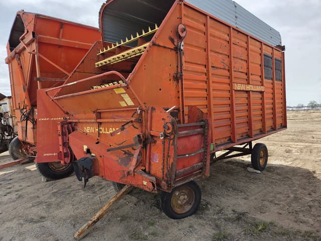 Image of New Holland Crop Carrier 8 equipment image 4