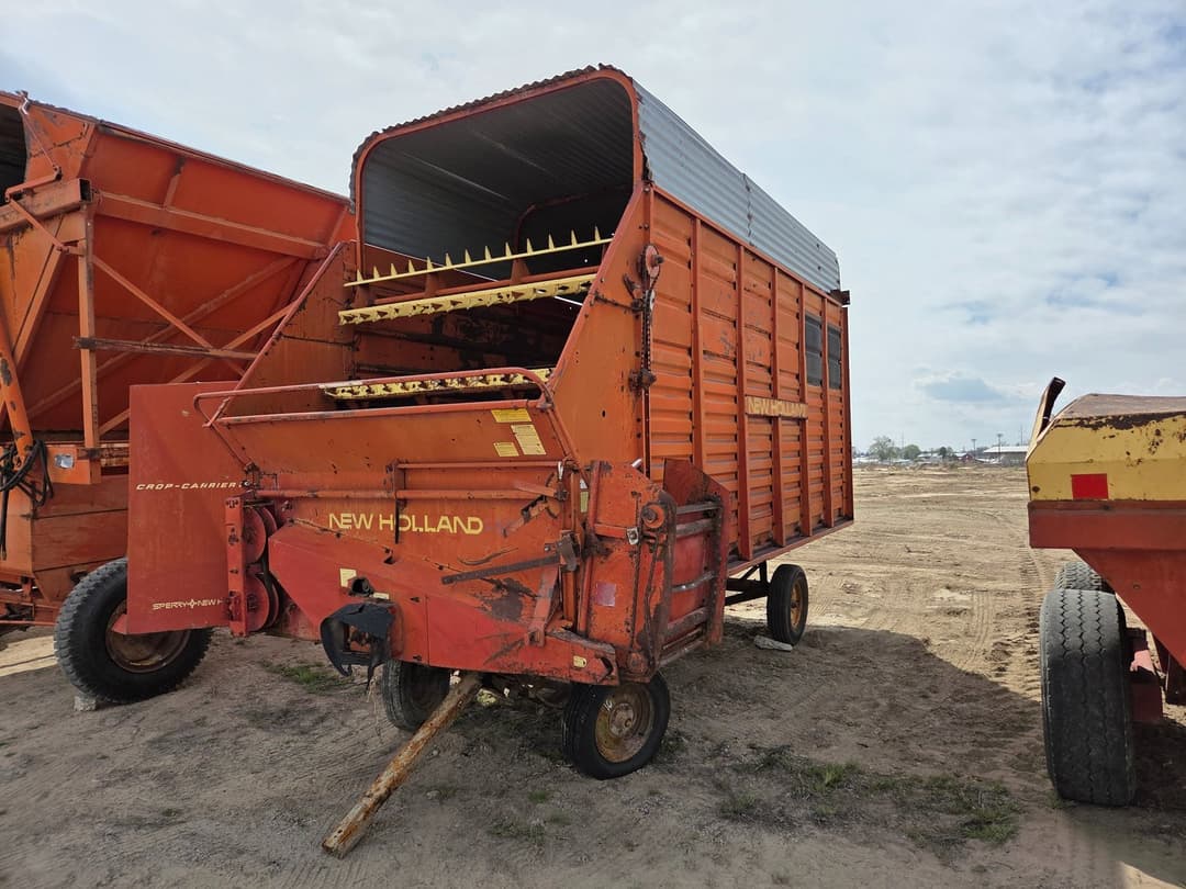 Image of New Holland Crop Carrier 8 Primary image