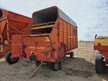 Main image New Holland Crop Carrier 8