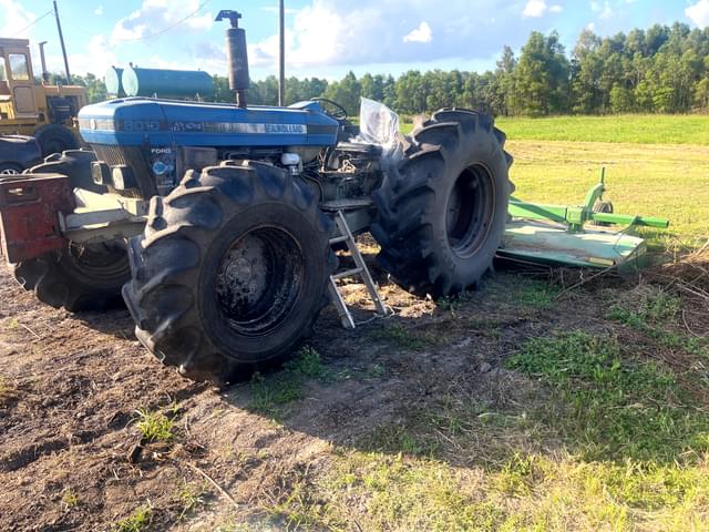 Image of New Holland 8010 equipment image 1