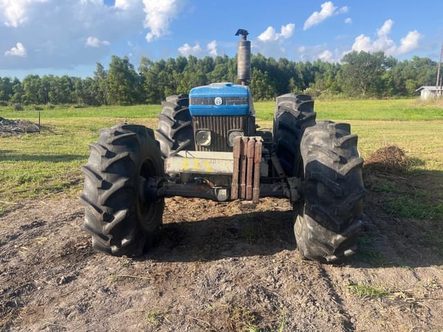 Image of New Holland 8010 equipment image 2