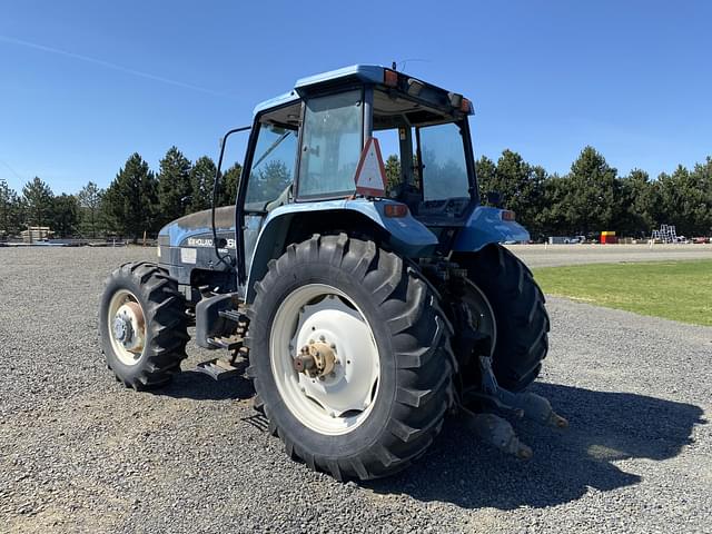 Image of New Holland 8160 equipment image 3