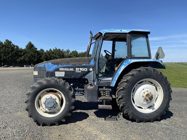 Image of New Holland 8160 equipment image 2