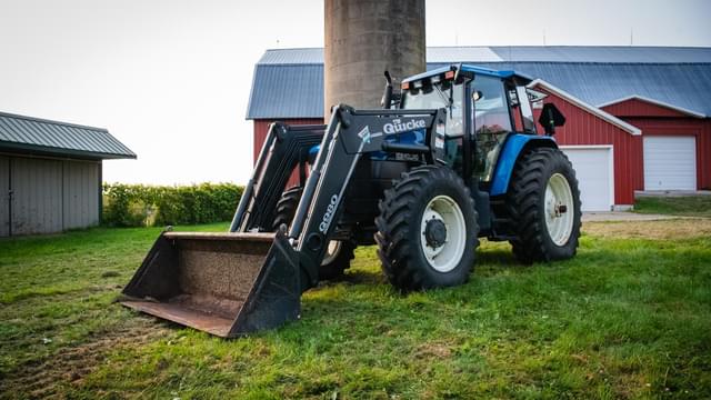 Image of New Holland 8160 equipment image 1
