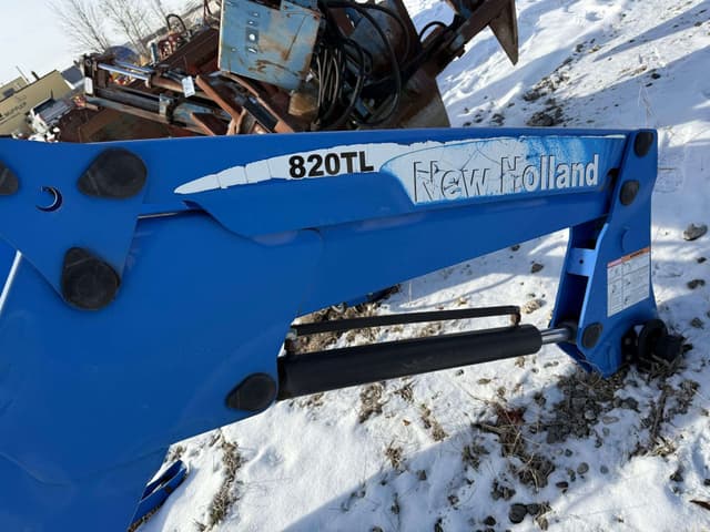Image of New Holland 820TL equipment image 1