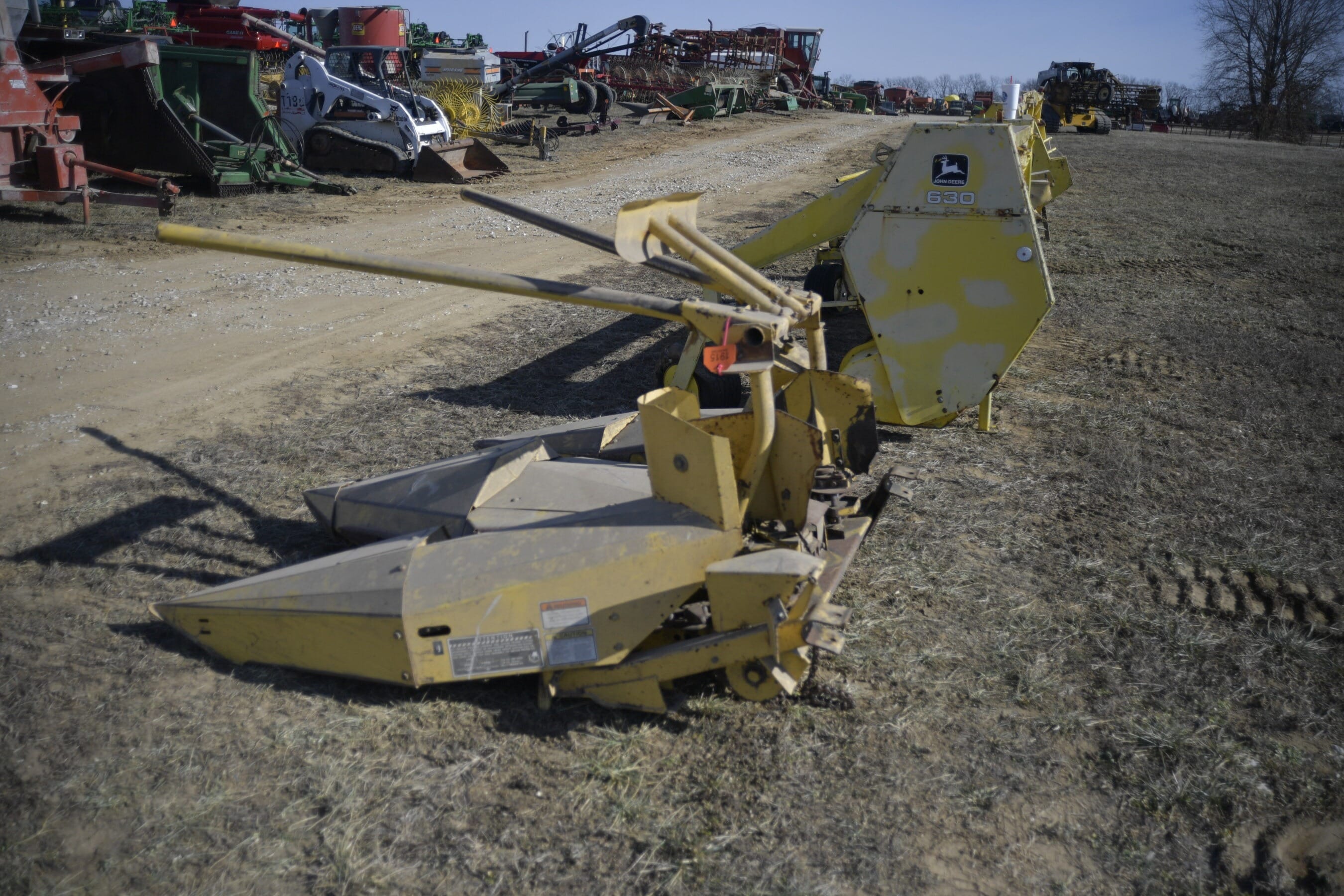 New Holland 822 Equipment Image0