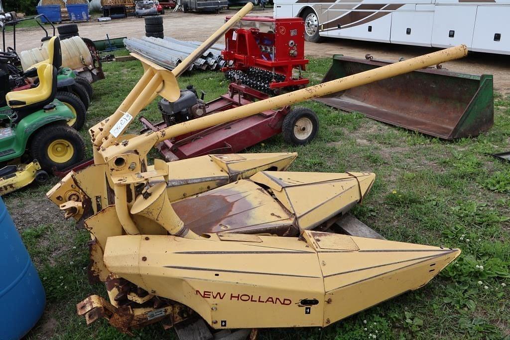 Image of New Holland 824 Primary image