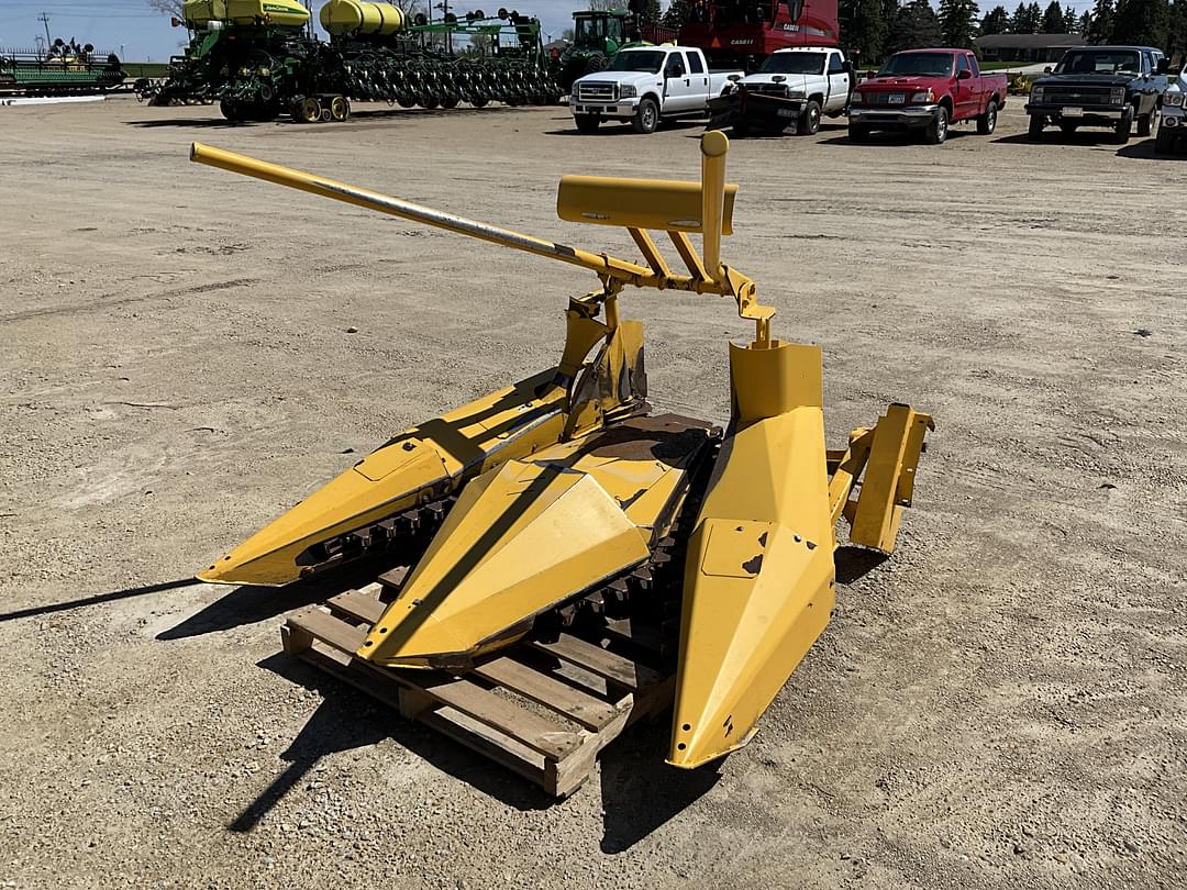 Image of New Holland 824 Primary image