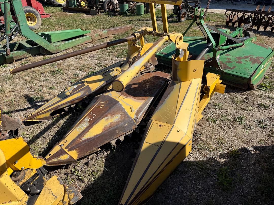 Image of New Holland 824 Primary image