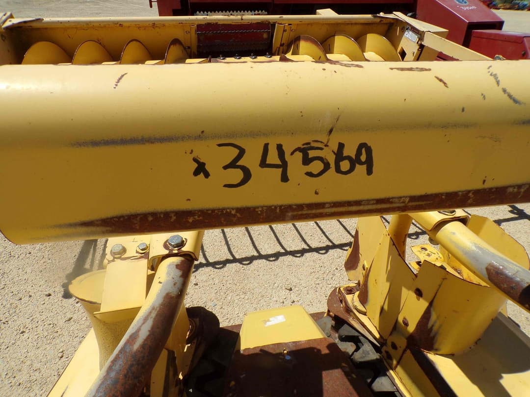 Image of New Holland 824 Image 1
