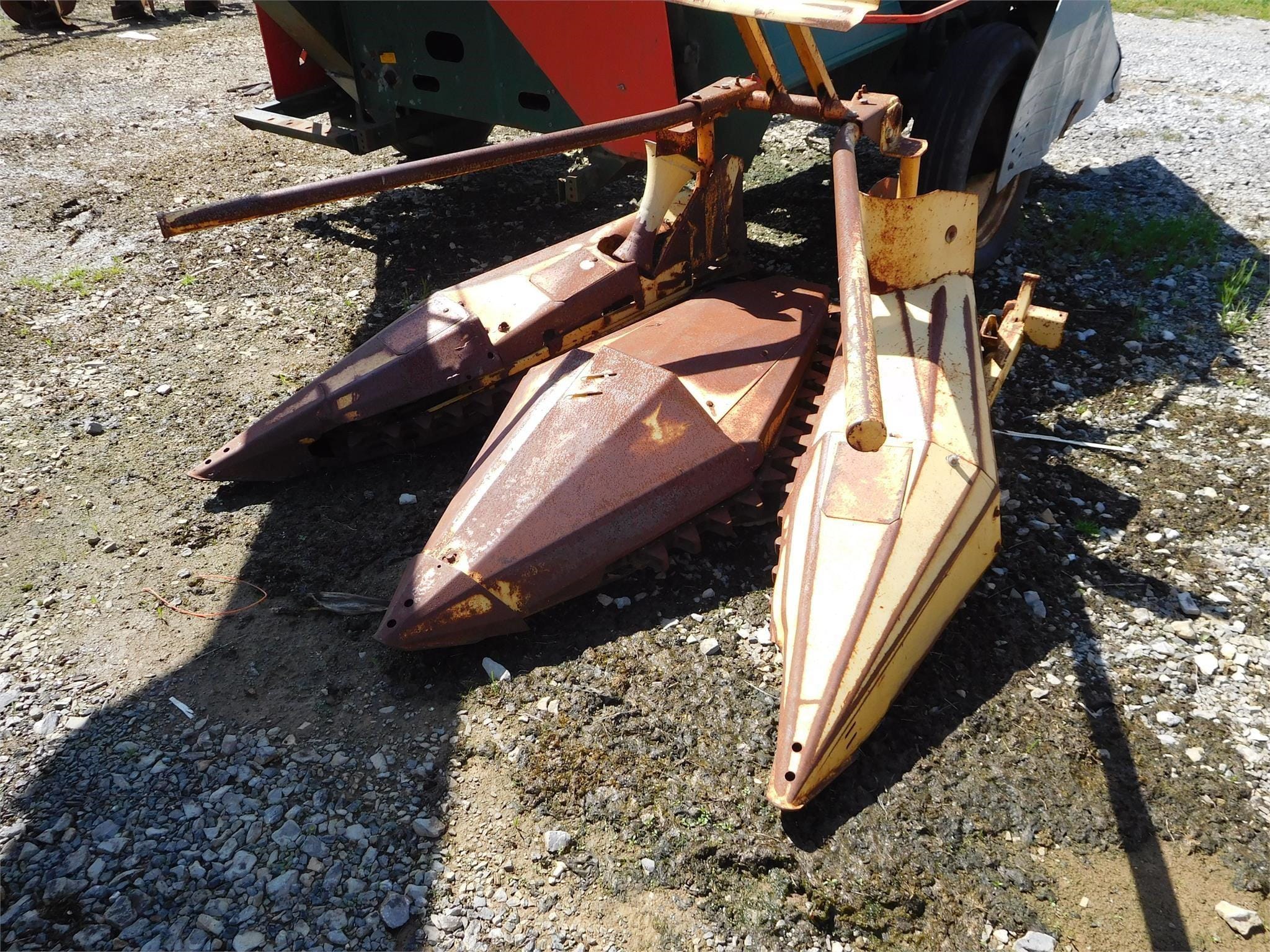 New Holland 824 Equipment Image0