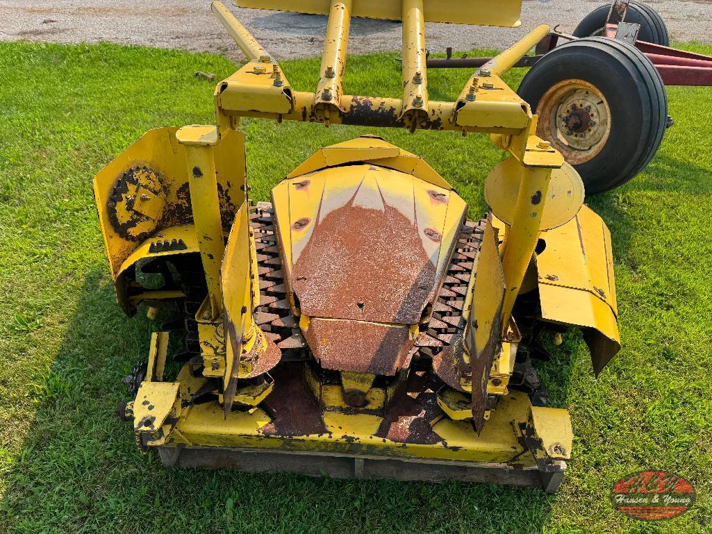Image of New Holland 824 Image 1