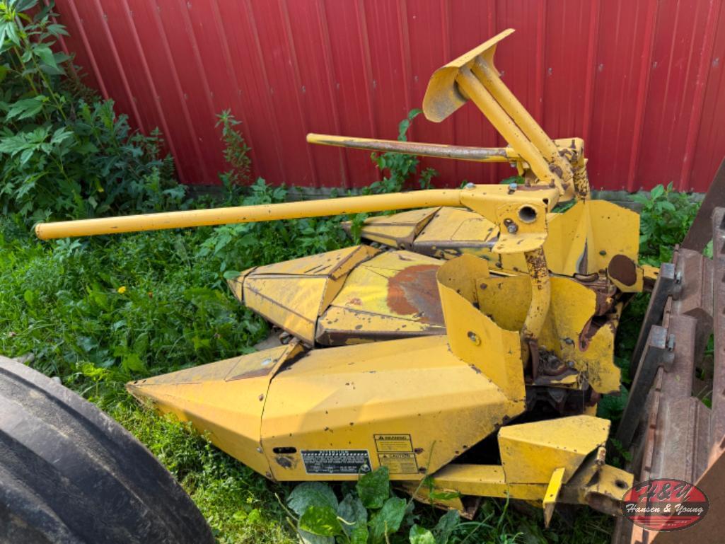 Image of New Holland 824 Primary image