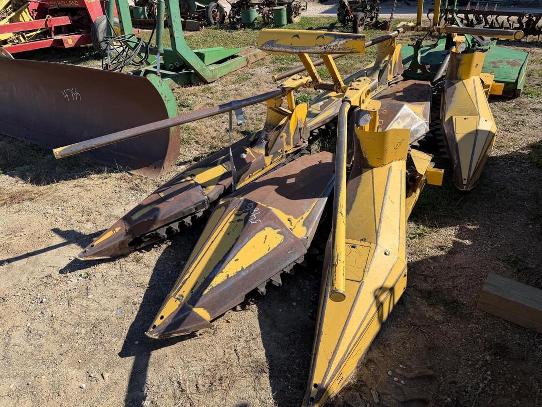 Image of New Holland 824 Image 1