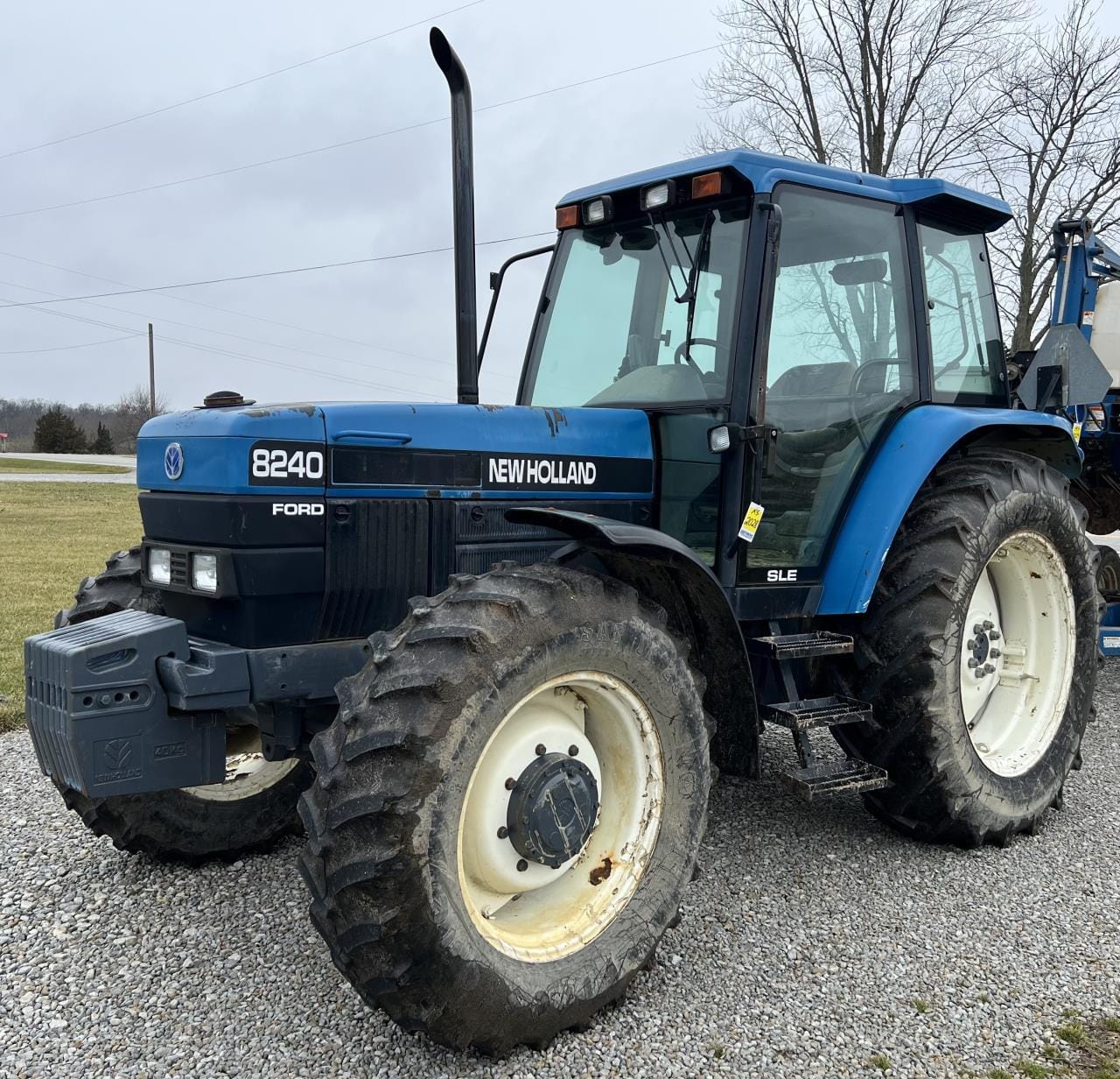 Main image New Holland 8240