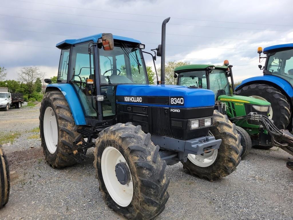 New Holland 8340 Equipment Image0