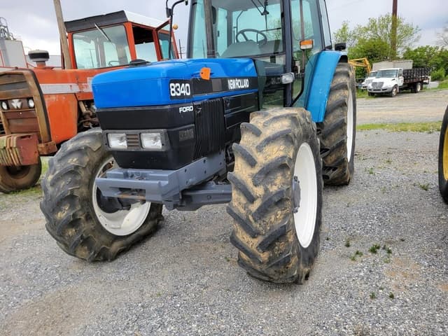 Image of New Holland 8340 equipment image 2