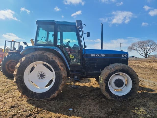 Image of New Holland 8340 equipment image 3