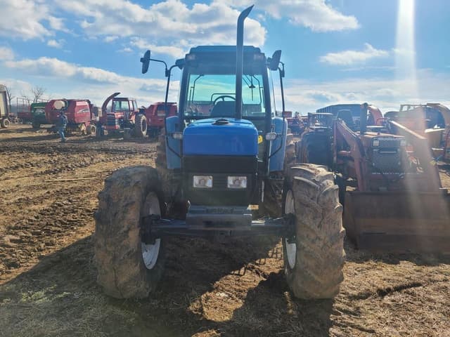 Image of New Holland 8340 equipment image 1