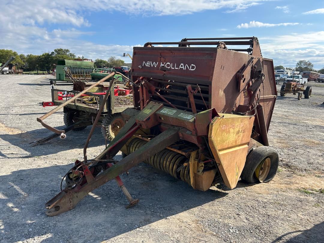 Image of New Holland 845 Primary image
