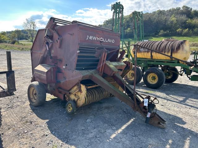 Image of New Holland 845 equipment image 1